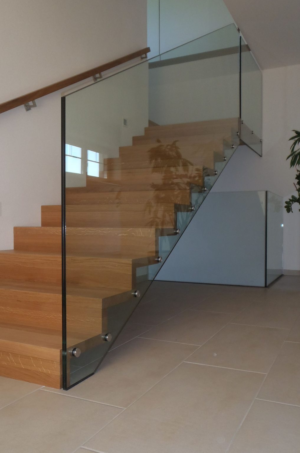 Faltwerktreppe mit Nurglasgeländer - Steinkogler - Stiegen, Geländer ...