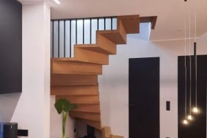 gewendelte Treppe_Brüstungsgeländer_Steinkogler - Stiegen, Geländer, Vollholzhäuser (1)