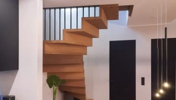 gewendelte Treppe_Brüstungsgeländer_Steinkogler - Stiegen, Geländer, Vollholzhäuser (1)