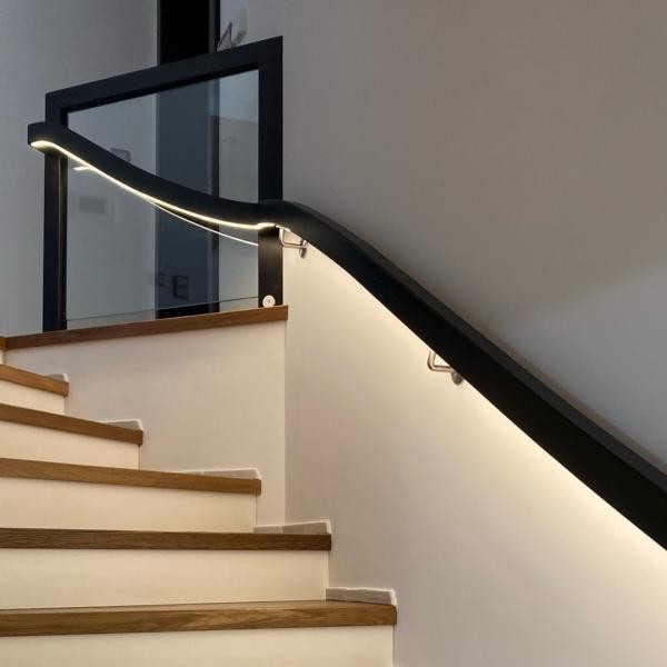 Holzhandlauf mit LED Beleuchtung